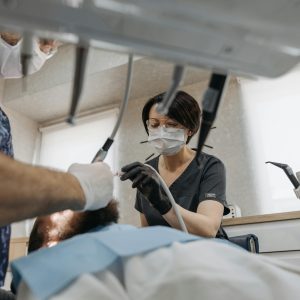 Професійна чистка зубів у Києві