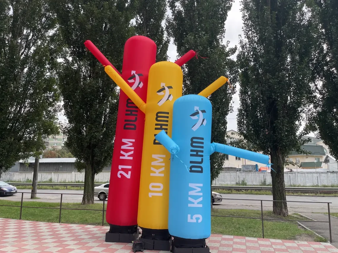 Що таке динамічна надувна реклама?